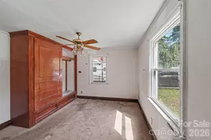 1212 Meadow Ln Ln, Charlotte, NC 28205 - Photo 17