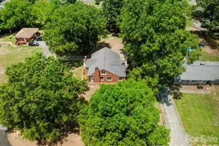 307 E 2nd St, Oakboro, NC 28129 - Photo 37