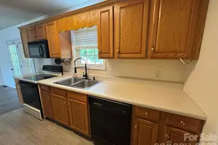 2588 Knight Dr, Lenoir, NC 28645 - Photo 9