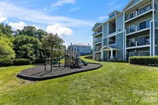 100 Vista Lake Dr, Candler, NC 28715 - Photo 31