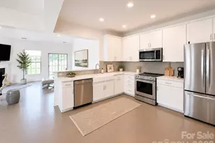 8012 Lantern Wy, Fort Mill, SC 29707 - Photo 3