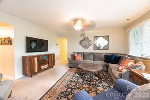 202 Village Green Rd, Blowing Rock, NC 28605 - Photo 7