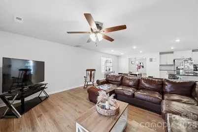 2464 Trollinger Drive, Catawba, NC 28609 - Photo 3