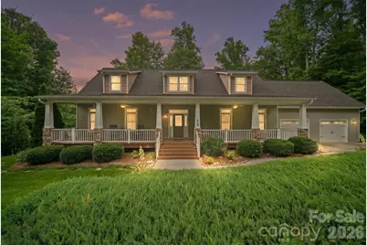 813 Beech Tree Place, Hendersonville, NC 28792 - Photo 1