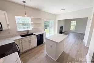 11805 Guildhall Ln, Charlotte, NC 28213 - Photo 9