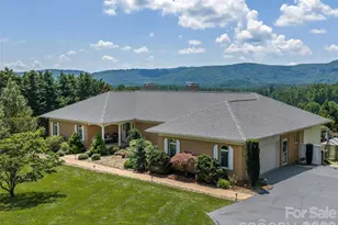 18 Thornapple Dr, Hendersonville, NC 28739 - Photo 7