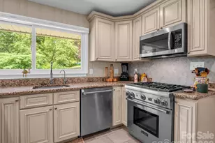 2 Bevlyn Dr, Asheville, NC 28803 - Photo 29