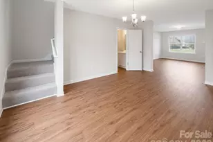 220 Hunslet Cir, Charlotte, NC 28206 - Photo 3
