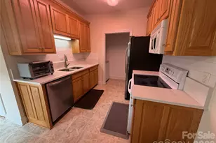 892 Trial Pl, Newton, NC 28658 - Photo 3