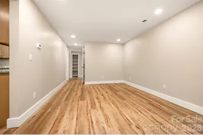 323 Stepp Avenue, Hendersonville, NC 28739 - Photo 7