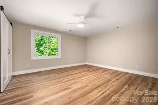 323 Stepp Ave, Hendersonville, NC 28739 - Photo 13