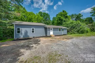 323 Stepp Ave, Hendersonville, NC 28739 - Photo 3