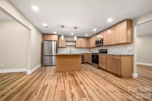 323 Stepp Ave, Hendersonville, NC 28739 - Photo 1