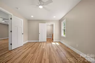 323 Stepp Ave, Hendersonville, NC 28739 - Photo 25