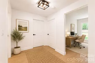 2204 Rozzelles Ferry Rd, Charlotte, NC 28208 - Photo 11
