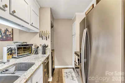 8073 Charter Oak Lane, Charlotte, NC 28226 - Photo 13