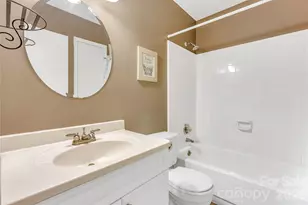 8073 Charter Oak Ln, Charlotte, NC 28226 - Photo 15