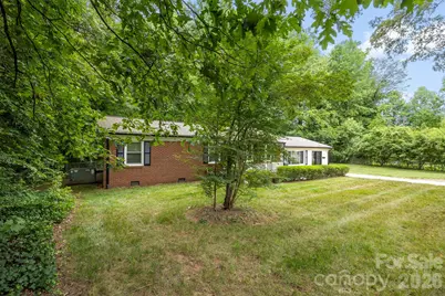 611 W Lewis Street, Dallas, NC 28034 - Photo 3