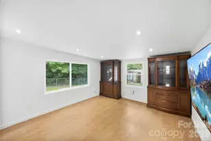 611 W Lewis St, Dallas, NC 28034 - Photo 17