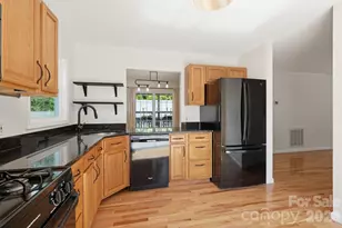 14 Grove Garden Ave, Candler, NC 28715 - Photo 15