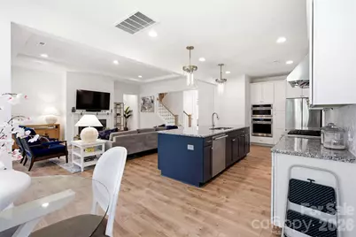 15611 Walnut Hill Drive, Charlotte, NC 28278 - Photo 3