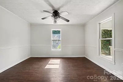 1402 1st Avenue Place NW, Hickory, NC 28601 - Photo 3
