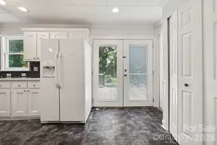 1402 1st Ave Pl NW, Hickory, NC 28601 - Photo 9