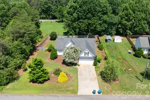 1621 Herbie Cir, Newton, NC 28658 - Photo 3