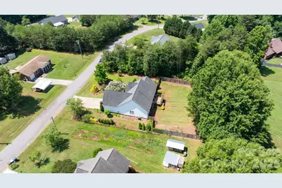1621 Herbie Circle, Newton, NC 28658 - Photo 5