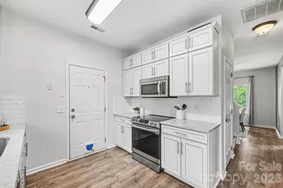 9902 Highlands Crossing Drive, Charlotte, NC 28277 - Photo 11