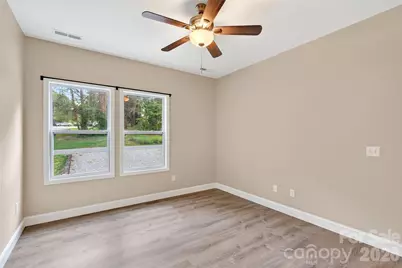 88 Walker Street, Black Mountain, NC 28711 - Photo 17