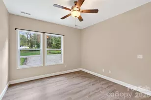 88 Walker St, Black Mountain, NC 28711 - Photo 17