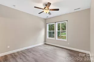 88 Walker St, Black Mountain, NC 28711 - Photo 15