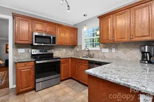 11007 Secotan Ln, Matthews, NC 28105 - Photo 9