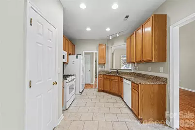 10508 Hellebore Road, Charlotte, NC 28213 - Photo 9