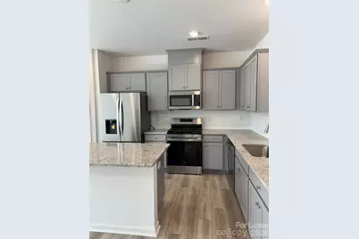 5008 Falstone Drive, Charlotte, NC 28269 - Photo 9