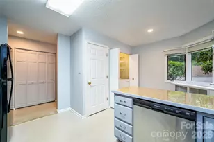 305 Piney Mountain Dr, Asheville, NC 28805 - Photo 5