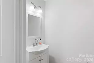 8208 Knights Bridge Rd, Charlotte, NC 28210 - Photo 11