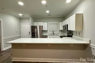 8733 Coralbell Ln, Charlotte, NC 28213 - Photo 3