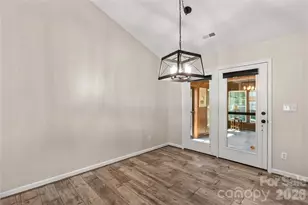 4425 Derbyshire Ln, Matthews, NC 28104 - Photo 11