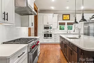 1 Cedar Chine Dr, Asheville, NC 28803 - Photo 15