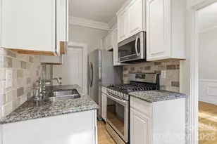 916 Bromley Rd, Charlotte, NC 28207 - Photo 9