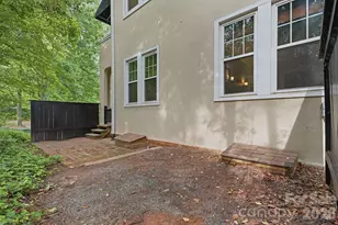 916 Bromley Rd, Charlotte, NC 28207 - Photo 37