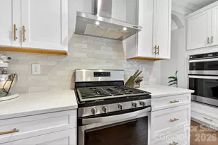1824 Laveta Rd, Charlotte, NC 28269 - Photo 7