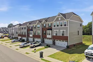 2534 Grantham Place Dr, Fort Mill, SC 29715 - Photo 3