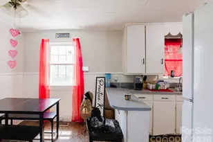 303 Myrtle Ave, Hamlet, NC 28345 - Photo 7