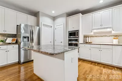 5529 Fairvista Drive, Charlotte, NC 28269 - Photo 13