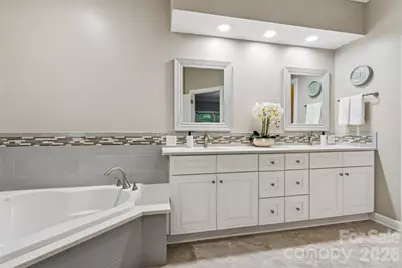 5529 Fairvista Drive, Charlotte, NC 28269 - Photo 21