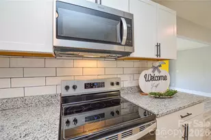9313 Trinity Rd, Charlotte, NC 28216 - Photo 15