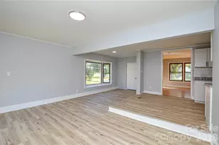9313 Trinity Rd, Charlotte, NC 28216 - Photo 17